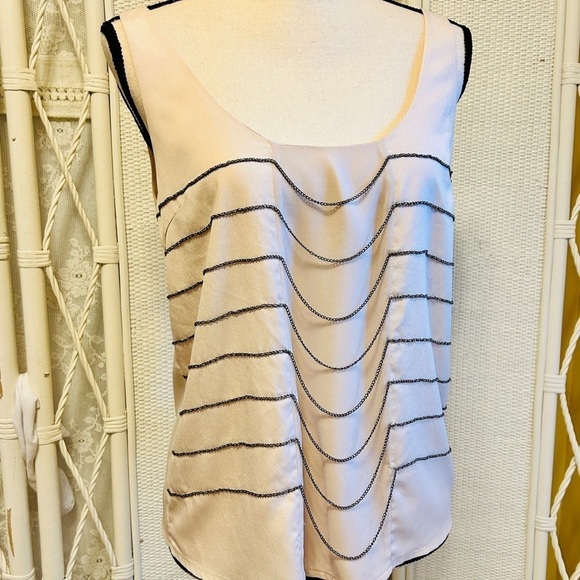 Urban Outfitters Top Cream with Thin Chain Trim Sleeveless size Medium - Picture 3 of 10